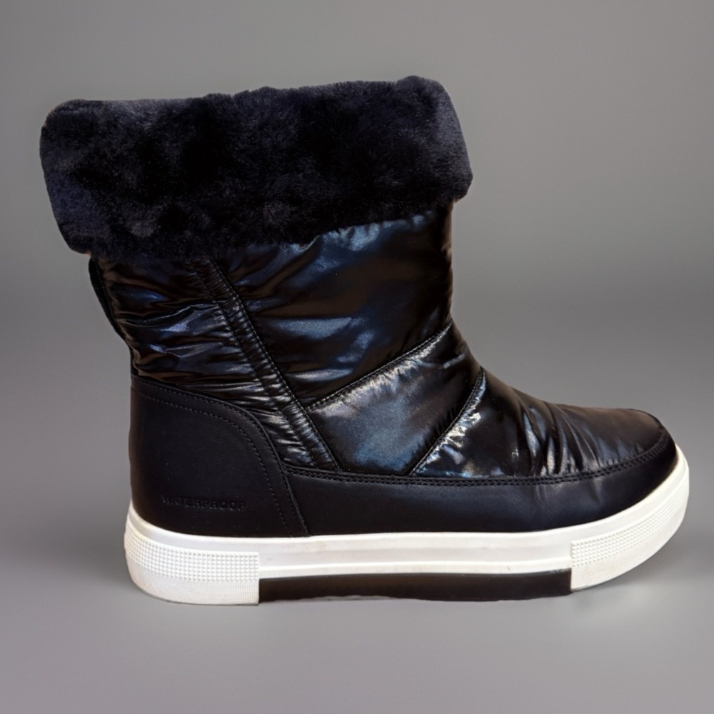 COUGAR black and white faux fur waterproof size 9 boots like new - Picture 8 of 12